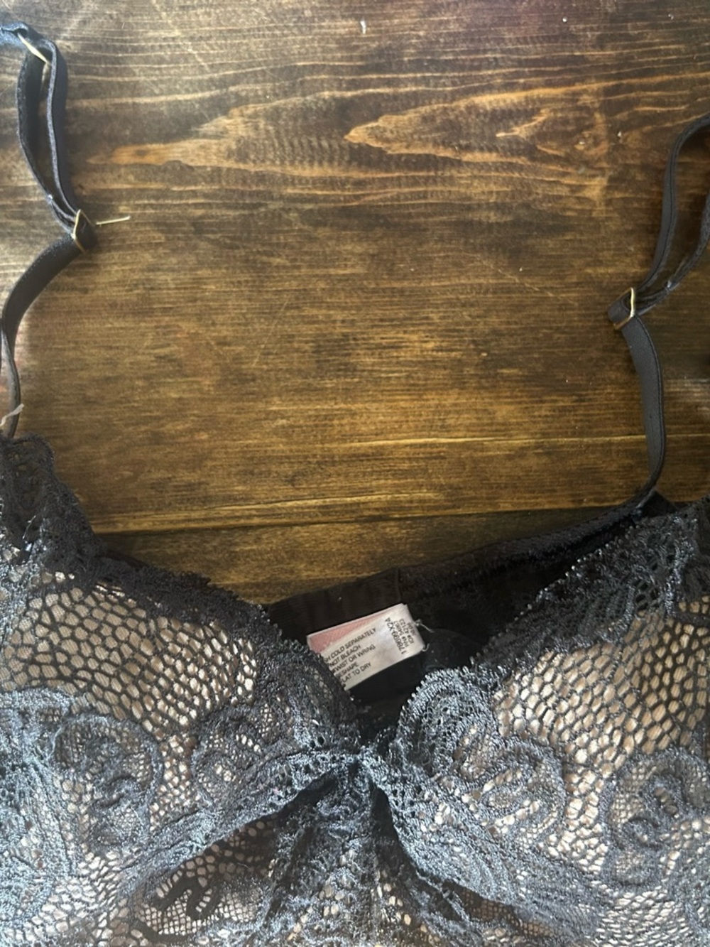 Victorias Secret Size 38D Very Sexy Black Lace Push Up Without Padding Bra